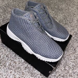 Air Jordan future BG cool grey size 6Youth